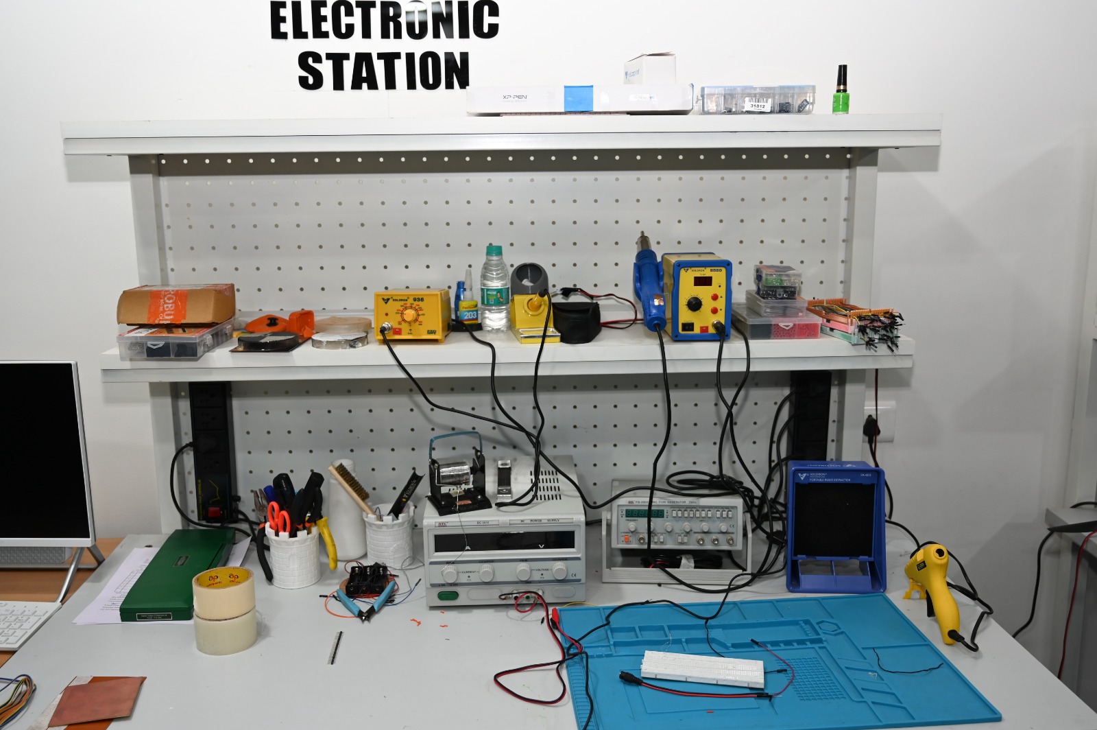 Electronics Station